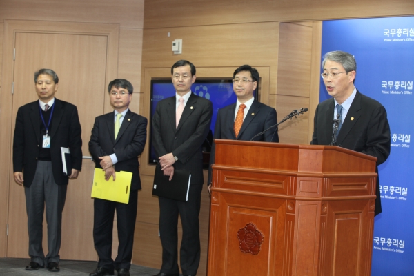 4대강 사업에 대해 철저히 검증하겠다고 말하는 임종룡 국무총리실장 - 포토이미지